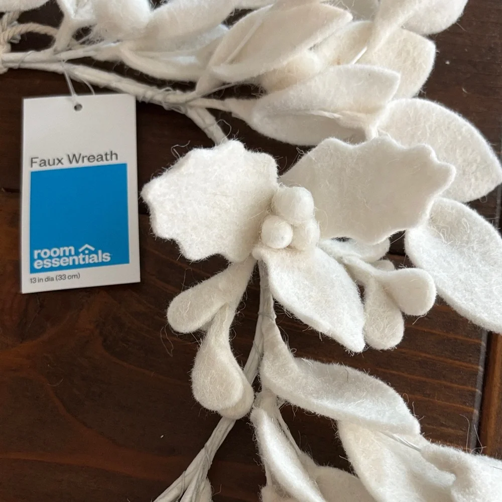 Room Essentials Target Cream Leaf Holiday Faux Wreath 13 in diameter